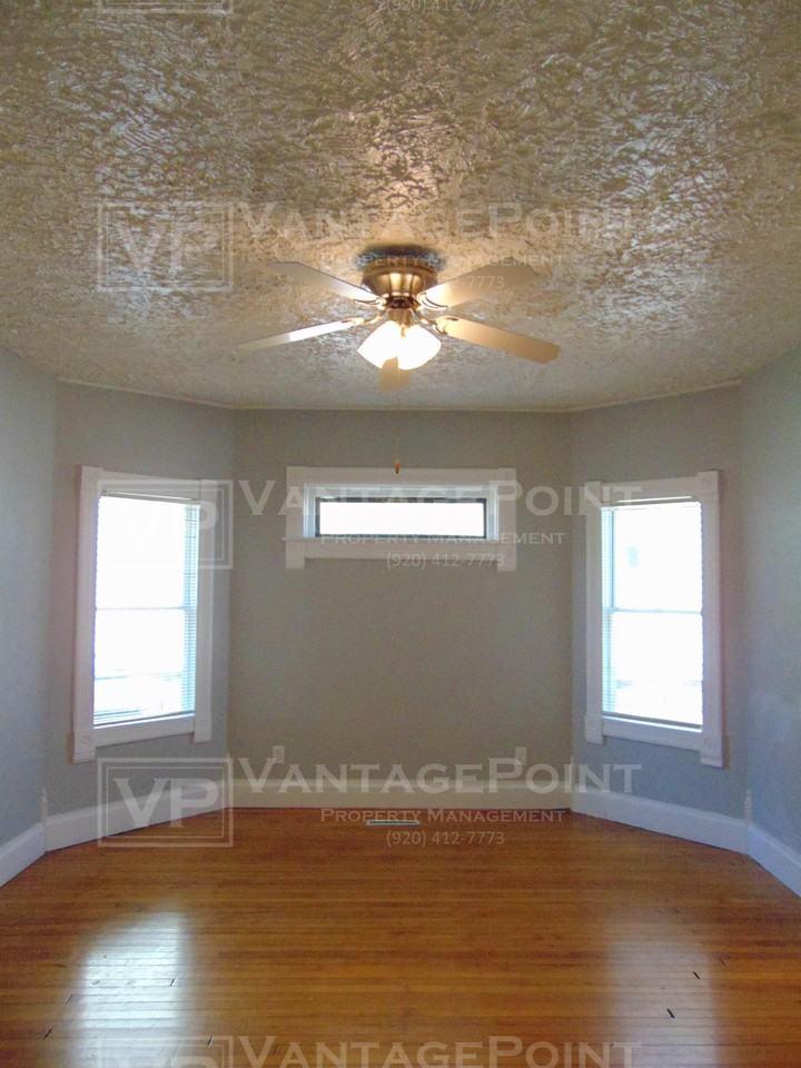 707 Doty St Lowr - Photo 2 of 10