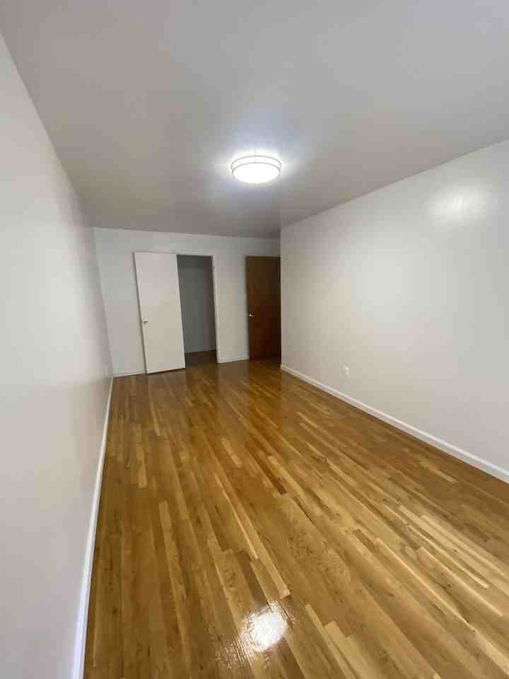 2365 East 19th Street 2f - Photo 3 of 12