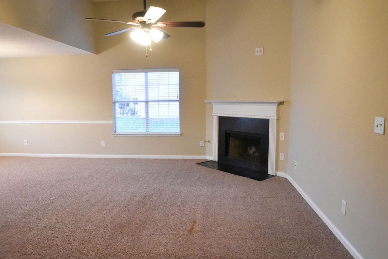 645 Rayella Dr - Photo 2 of 10