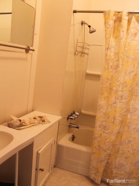 The Ross Apartments - Photo 2 of 14