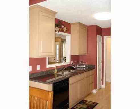 404 Sir Arthur Ct - Photo 2 of 7