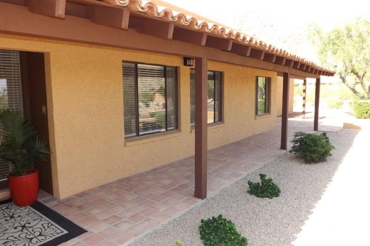 4601 E Mockingbird Ln - Photo 3 of 26