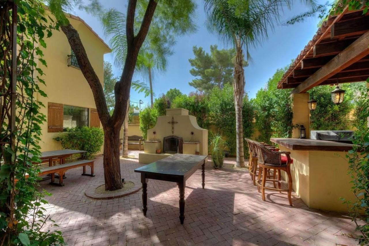 5818 E Orange Blossom Ln - Photo 2 of 20