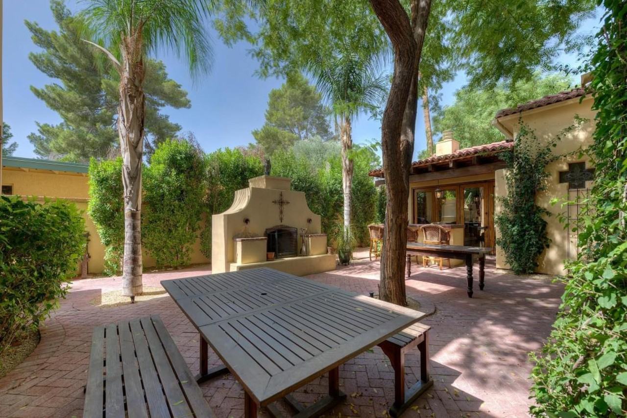 5818 E Orange Blossom Ln - Photo 3 of 20