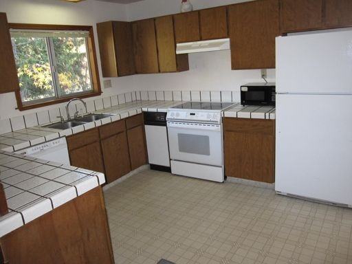 22110 Meadowbrook Dr - Photo 3 of 6