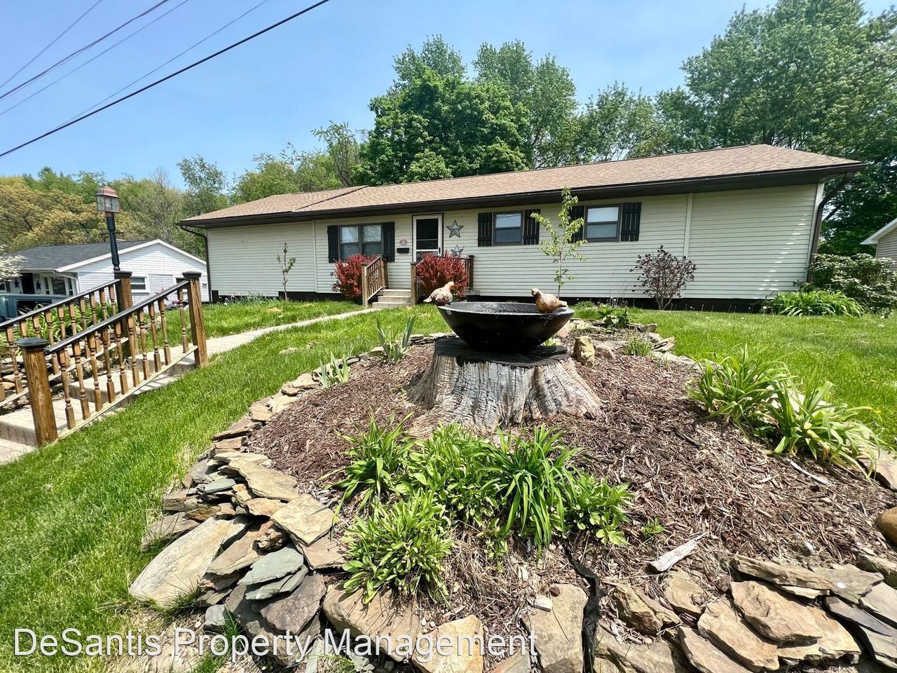 52 Russell St - Photo 2 of 23