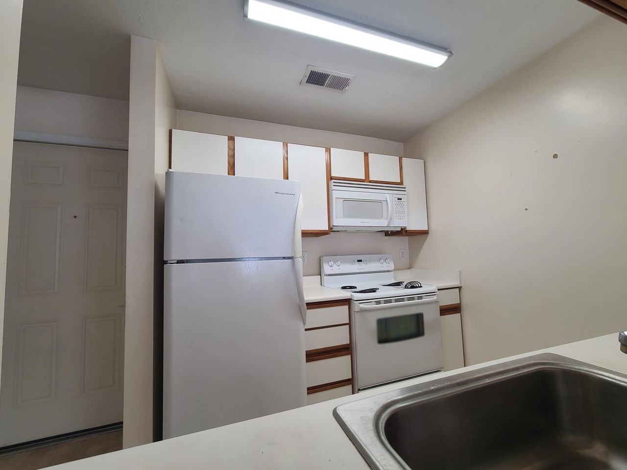 2101 University Commons Dr - Photo 3 of 17