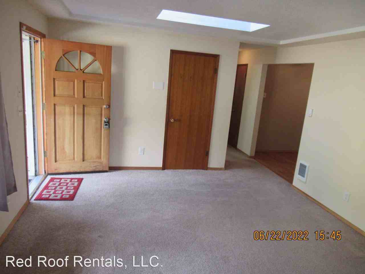 4416 67th Ave W - Photo 3 of 11