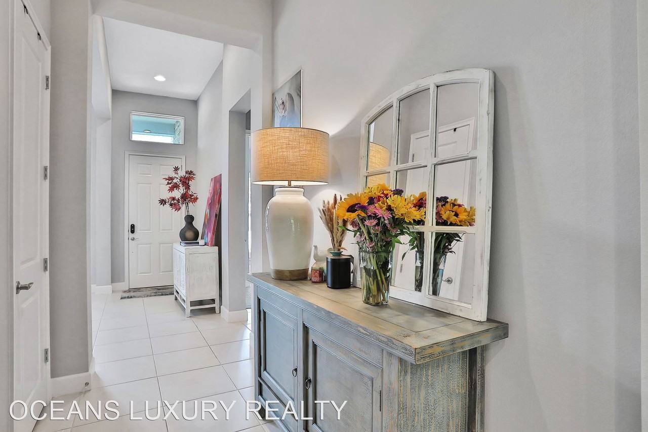 344 Stirling Bridge Dr - Photo 2 of 41