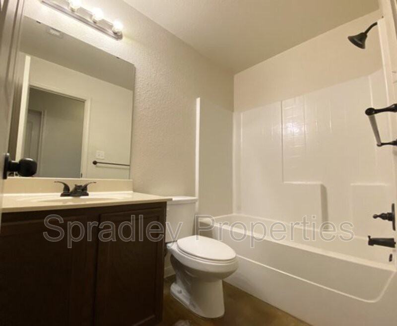 5410 Developer Ct Unit B - Photo 6 of 10