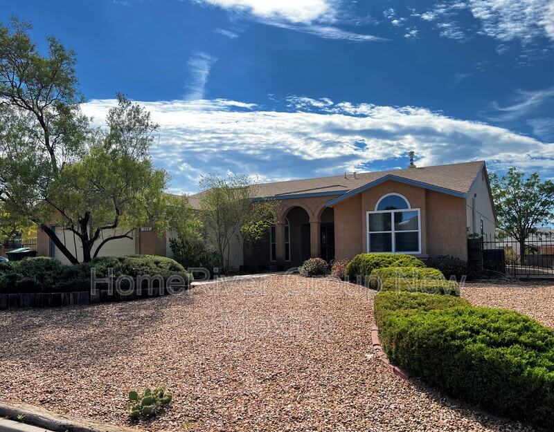 1940 Whitewater Dr Ne - Photo 2 of 35