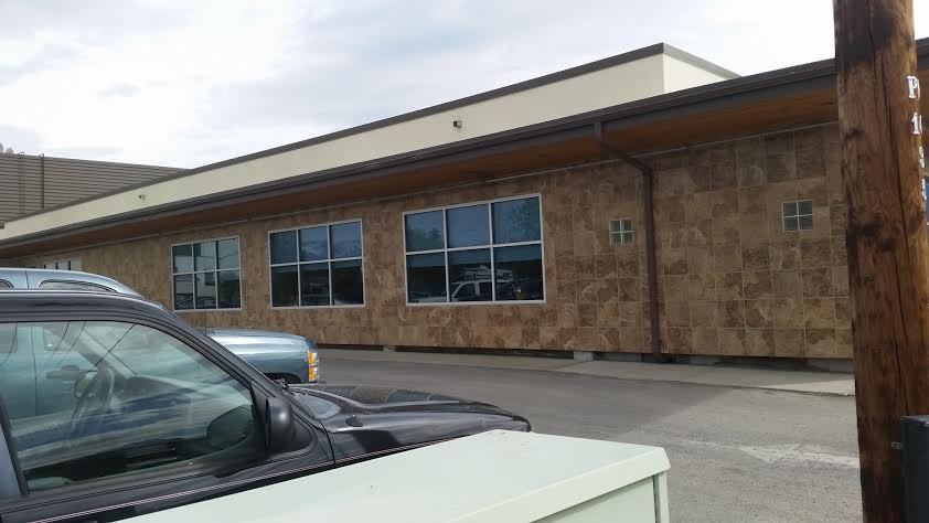 550 S Alaska St - Photo 3 of 14