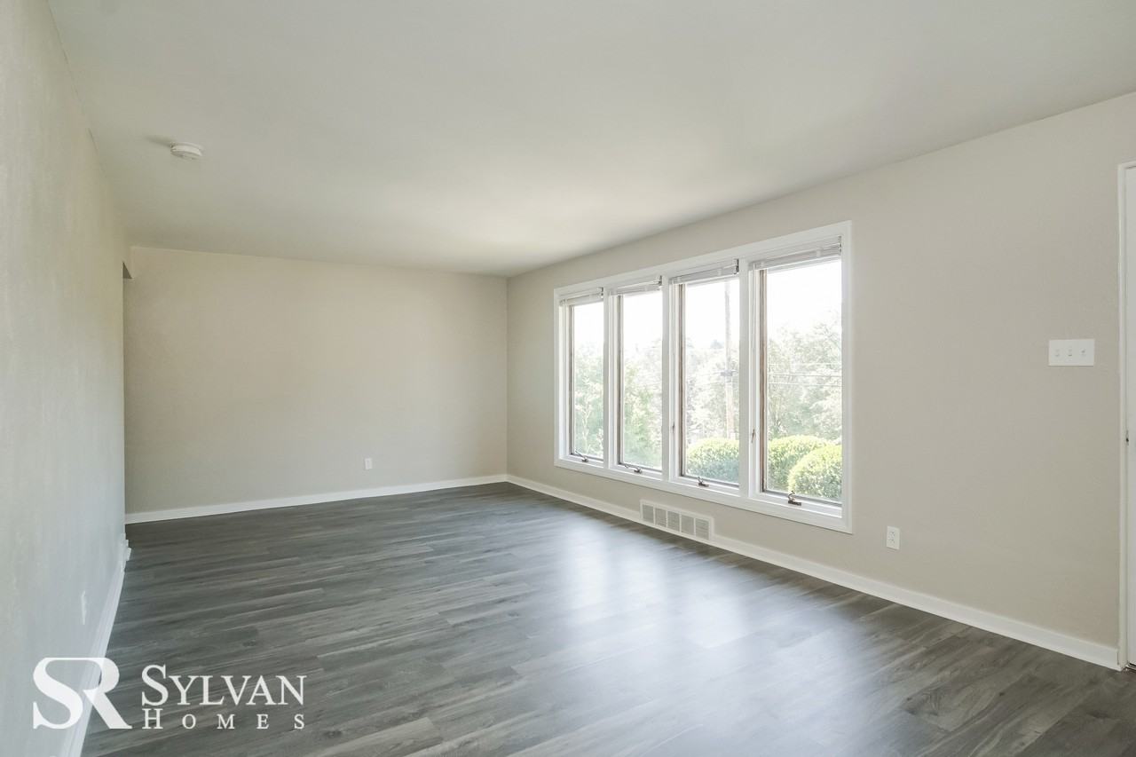 5379 Overland Trl - Photo 3 of 15