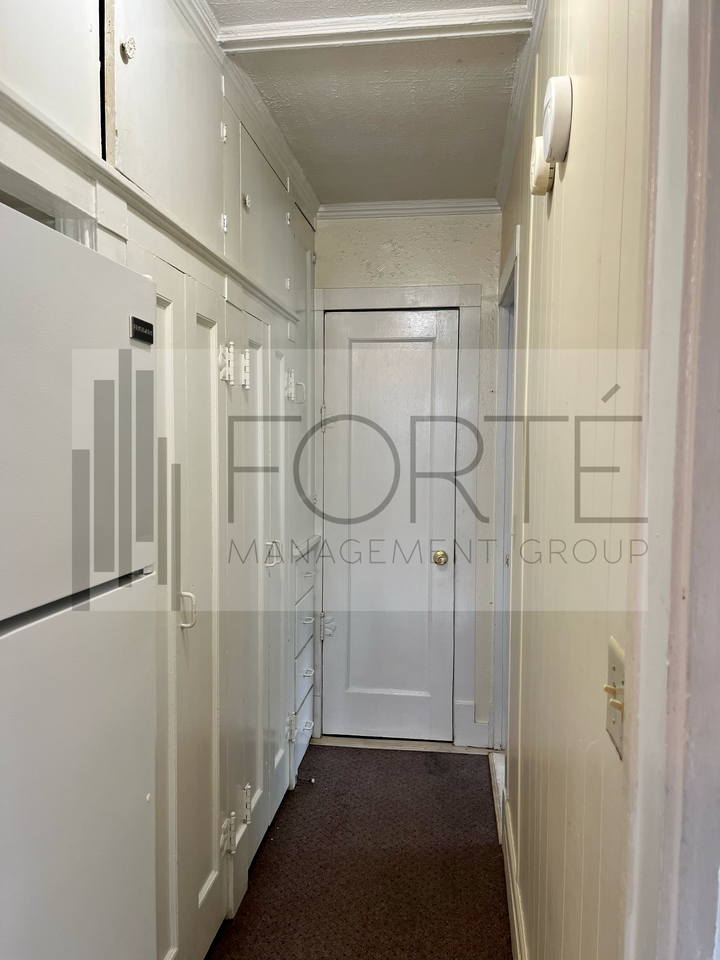 733 Alexandria St - Photo 3 of 6