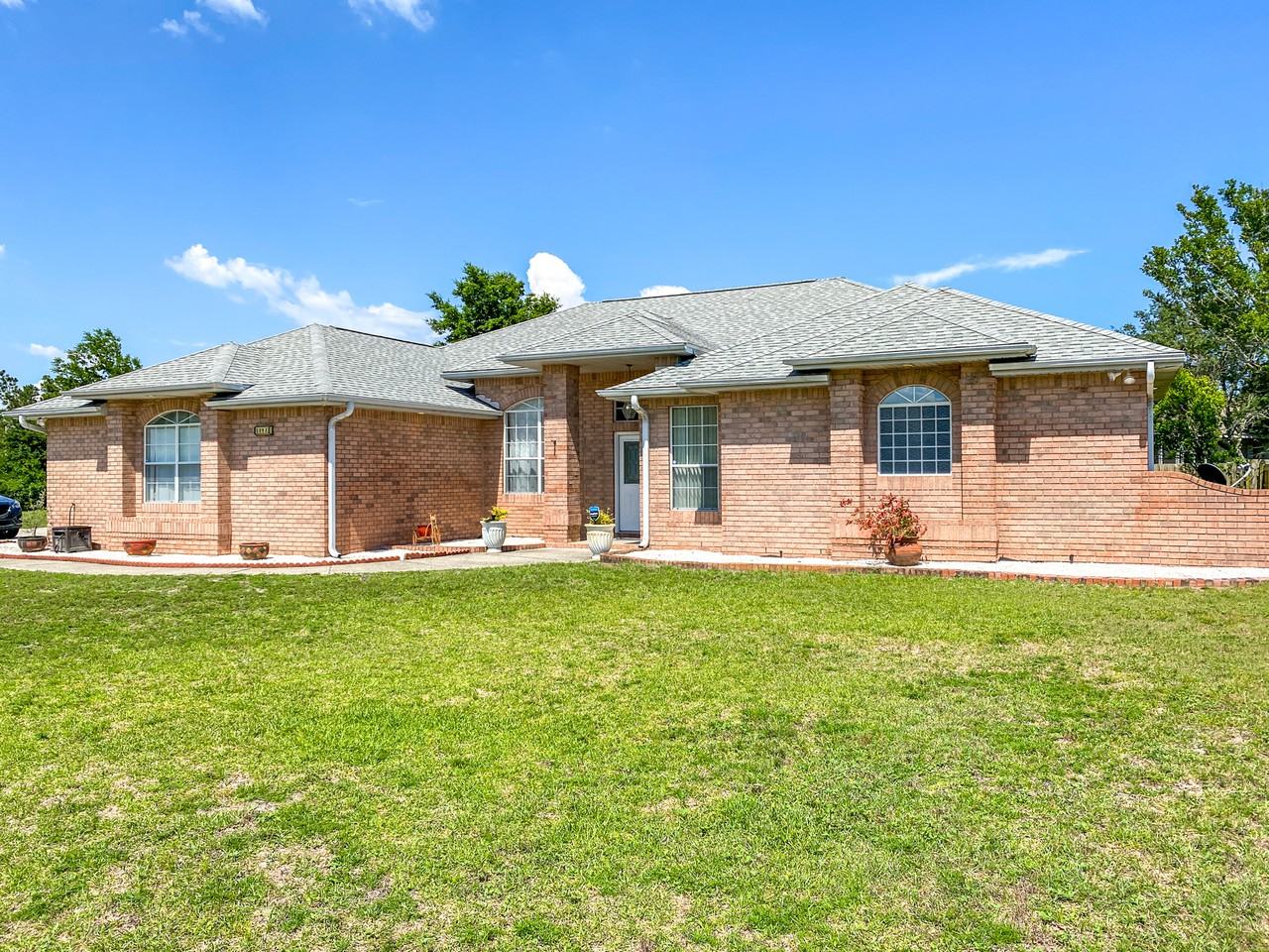 5092 Chandelle Dr - Photo 2 of 43