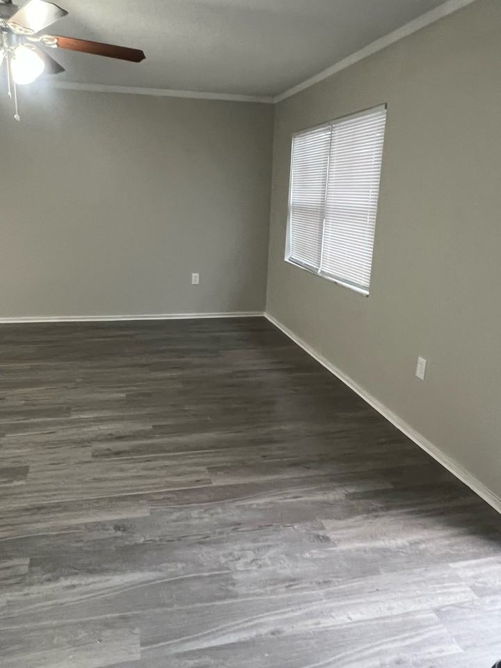 510 Holt Cir - Photo 3 of 18