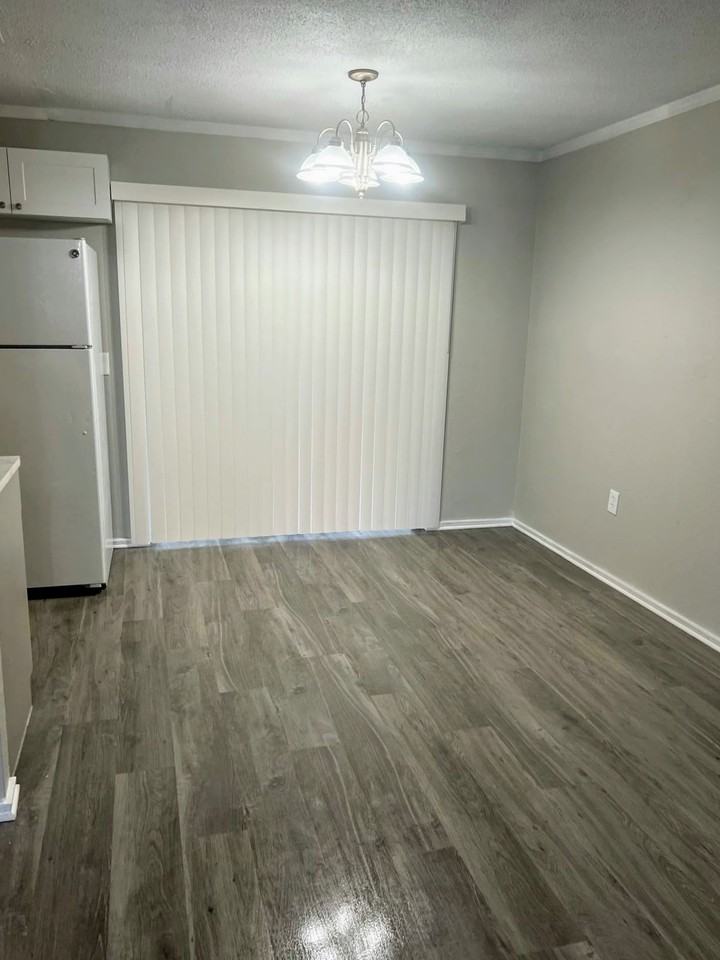 510 Holt Cir - Photo 5 of 18