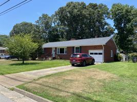 featured image of 4106 Threechopt Rd