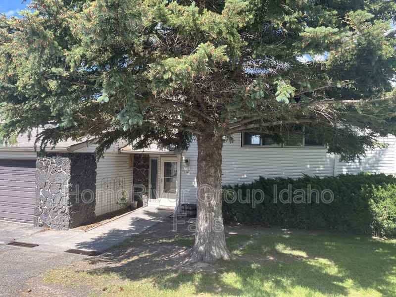 12035 S Sunrise Cir #108 - Photo 2 of 20