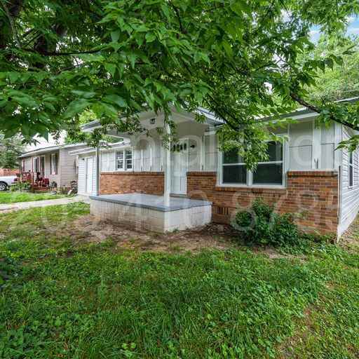 1206 Plainview Cir - Photo 2 of 22