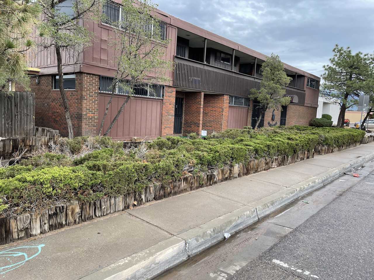 201 Manzano NE / 202 Quincy NE - Photo 2 of 8