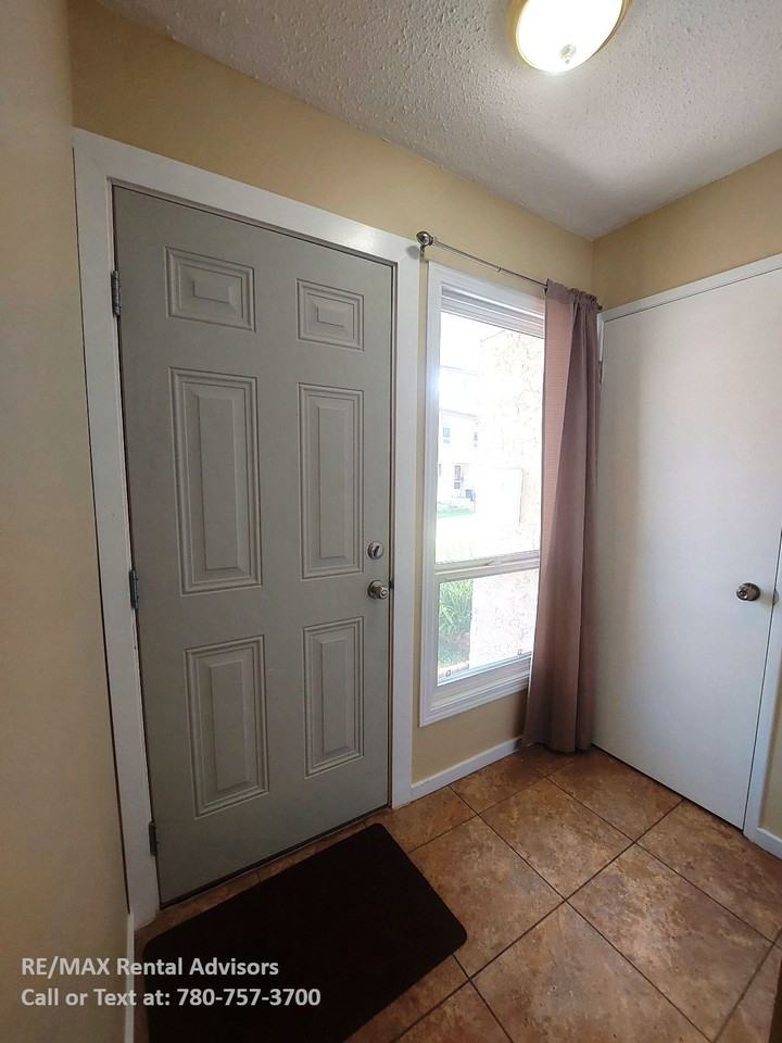 3328 116a Ave Nw - Photo 2 of 17