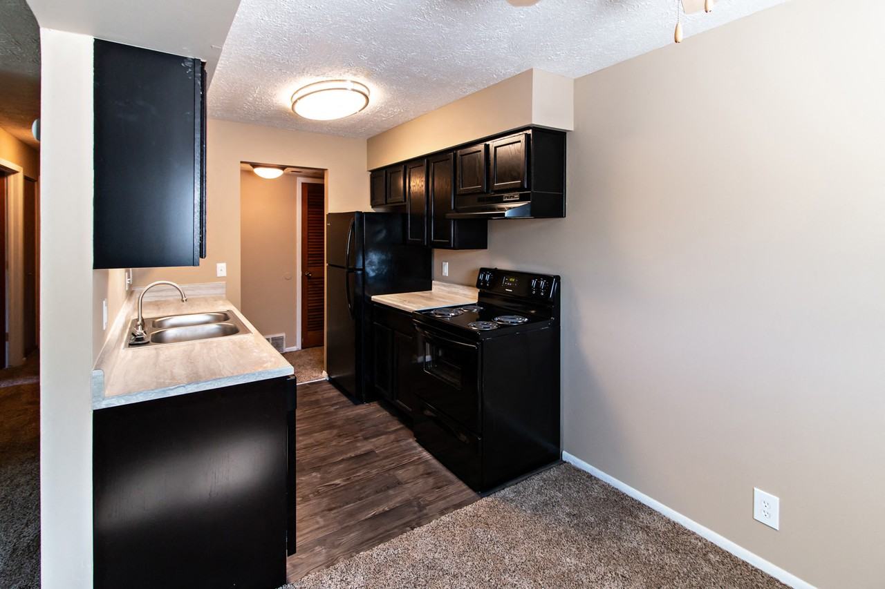 Howard Street Apartments - Photo 3 of 26