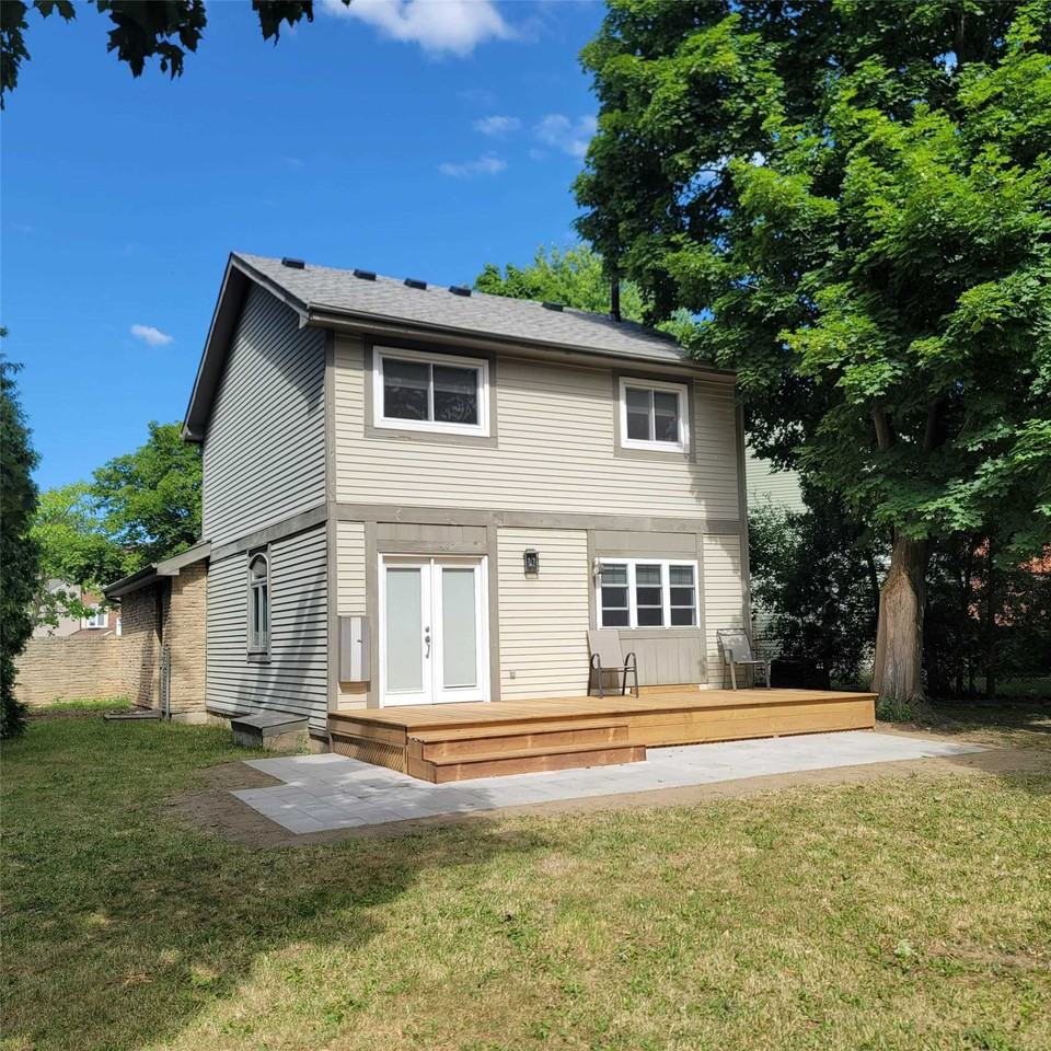 32 Sprucedale Court - Photo 3 of 14