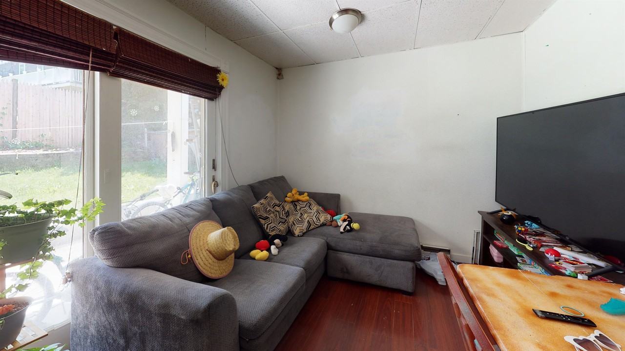 23 Endicott Ave Apt 1r #1R - Photo 2 of 6