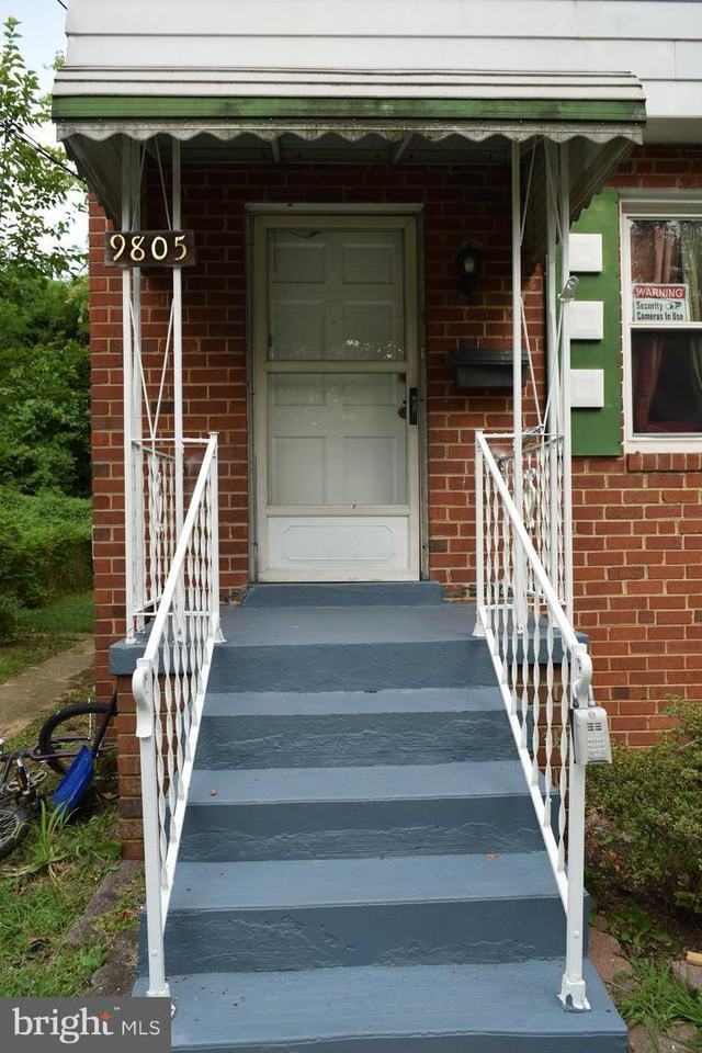 9805 53rd Ave - Photo 2 of 16