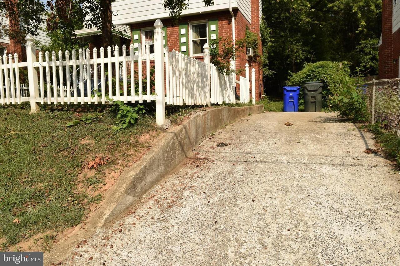 9805 53rd Ave - Photo 3 of 16