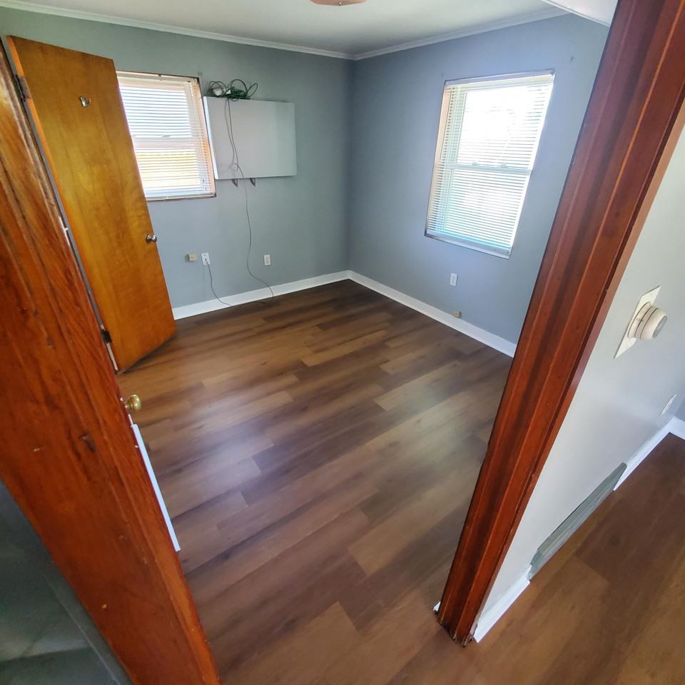 2850 173rd St #4 - Photo 3 of 8