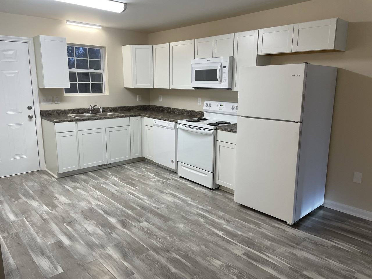903 Owens Rd #C - Photo 2 of 7