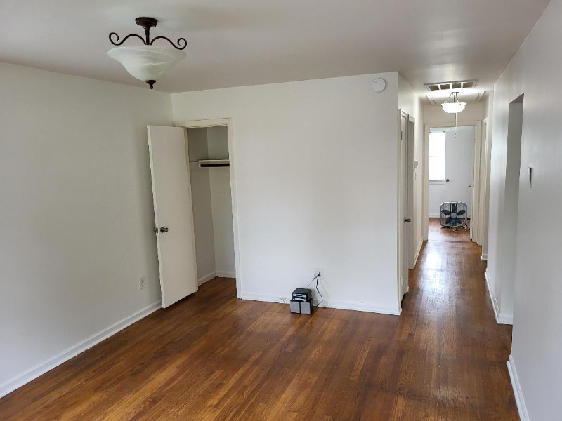 3206 Moody Ave - Photo 2 of 7