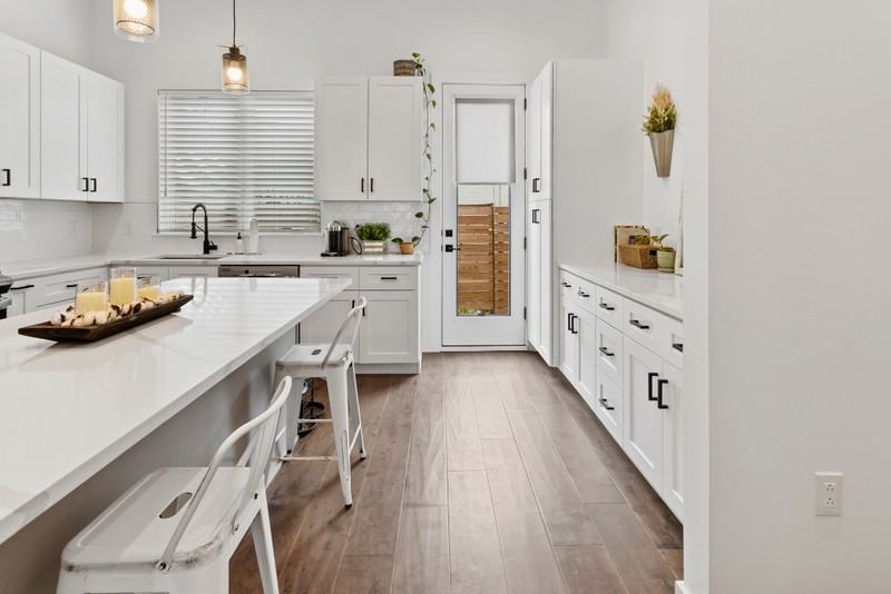 2235 N Hope St - Photo 3 of 29