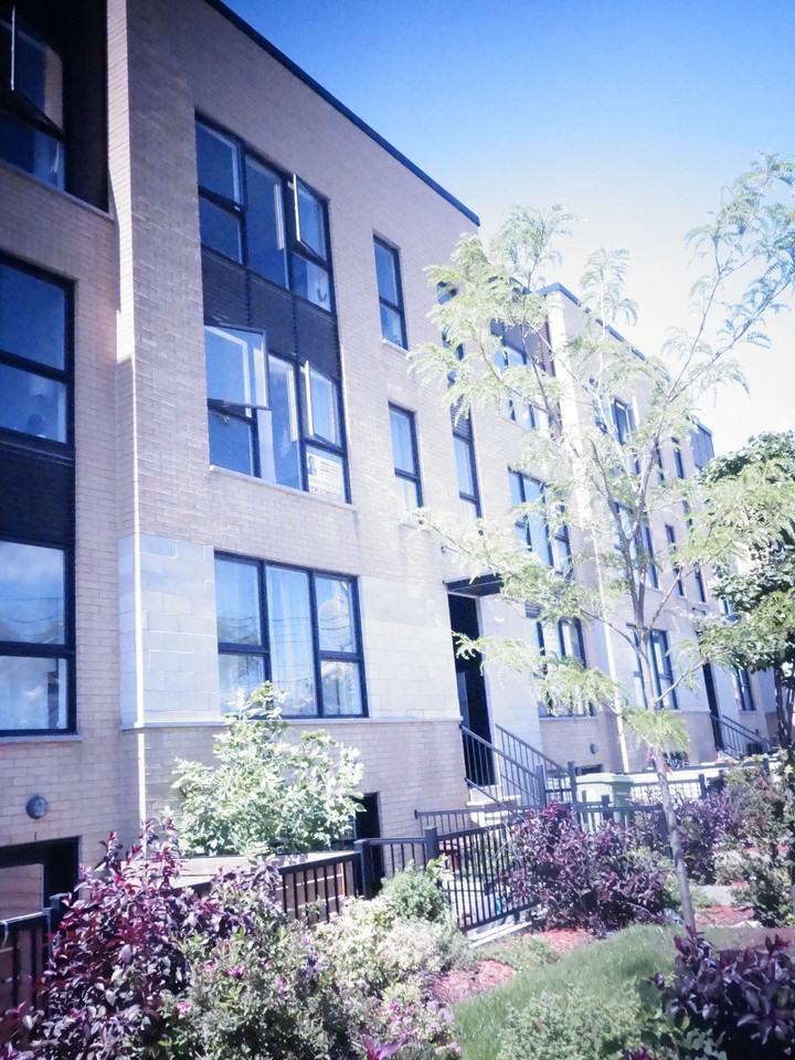 7704 18e Avenue - Photo 2 of 27