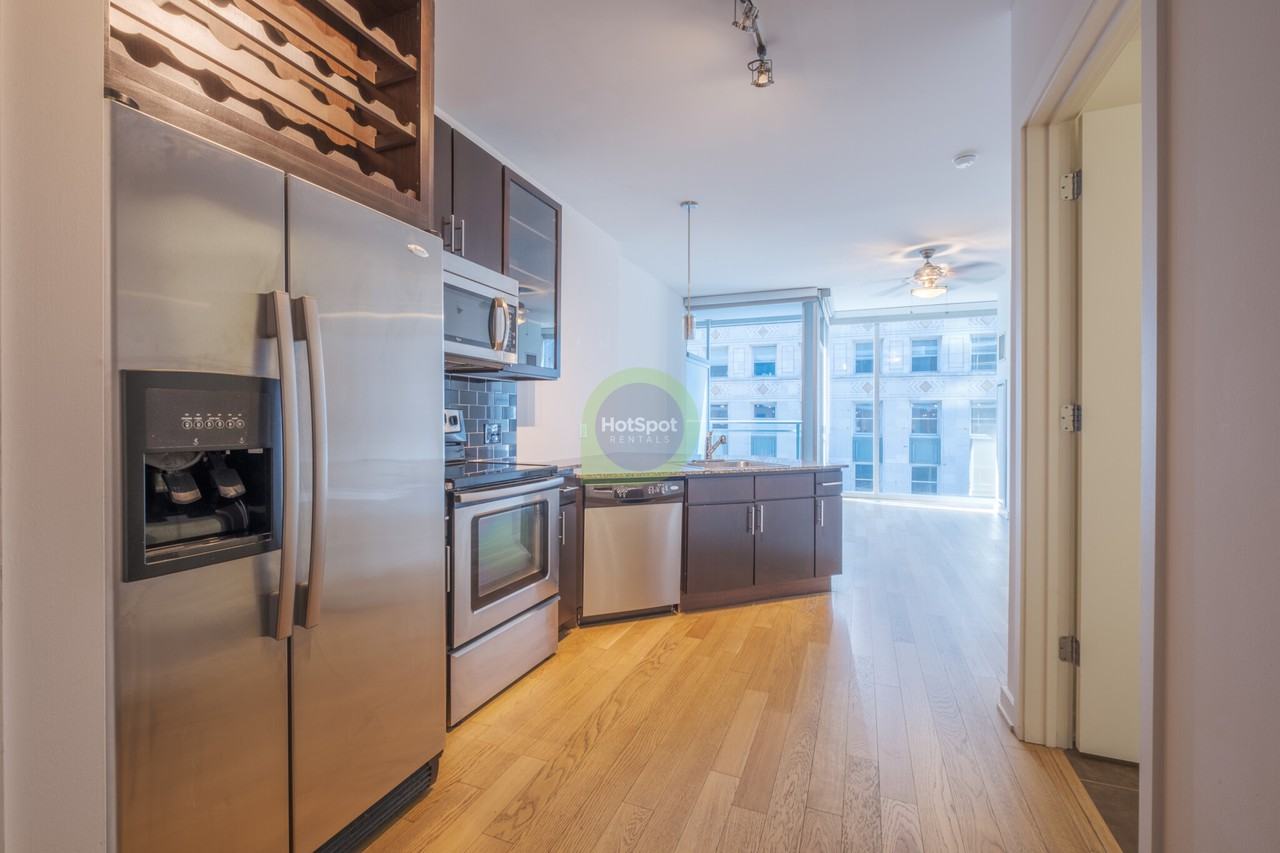 161 W Kinzie St - Photo 2 of 36