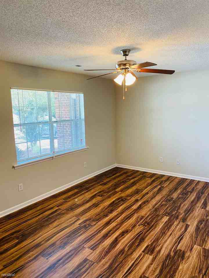 Belle Meade Apts - Photo 3 of 8