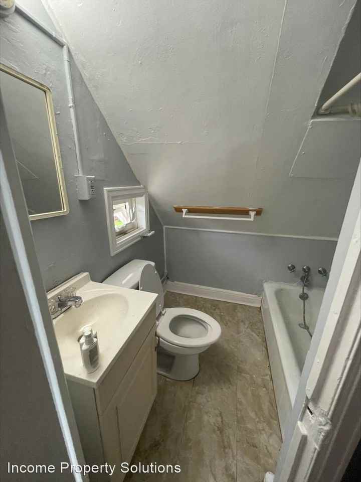 128  S. Cherry Street - Photo 2 of 8