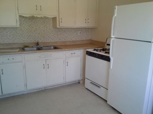 4421 E 32nd St - Photo 3 of 9