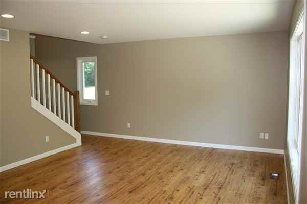 905 Sadie Ct - Photo 2 of 9