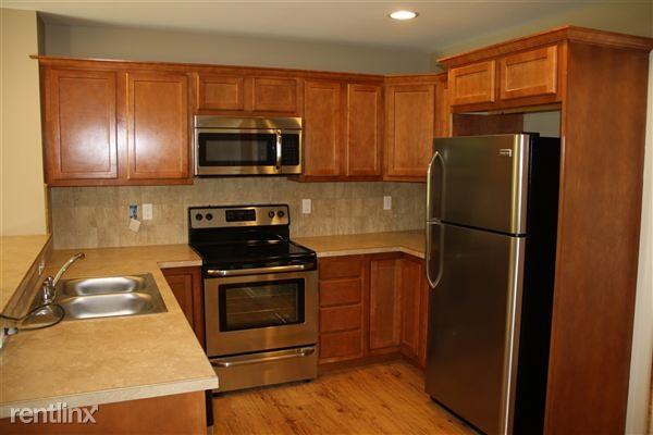 919 Sadie Ct - Photo 3 of 9