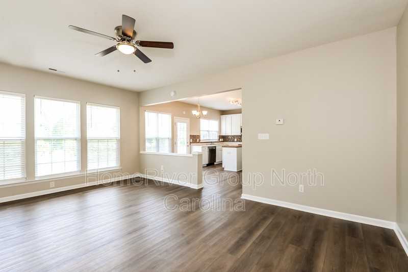 1448 Cantwell Ct - Photo 2 of 18