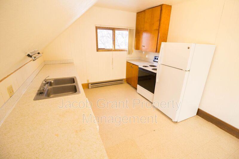 2212 Saint Clair Rd - Photo 3 of 9