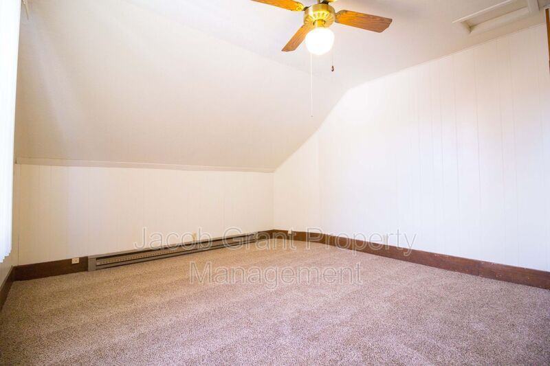 2212 Saint Clair Rd - Photo 5 of 9