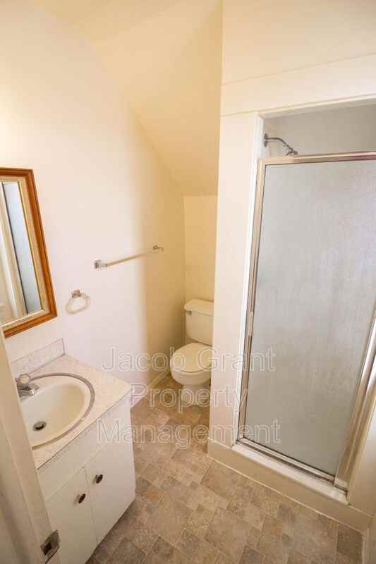 2212 Saint Clair Rd - Photo 6 of 9