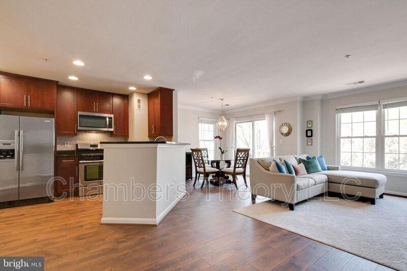12813 Fair Briar Ln - Photo 4 of 34