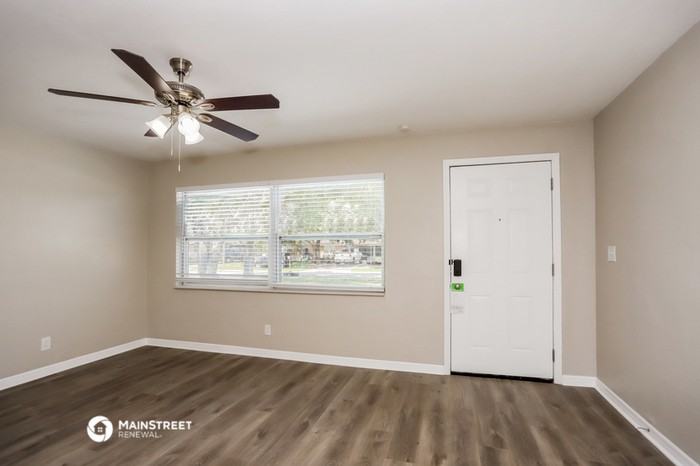 8765 56th St N - Photo 3 of 16