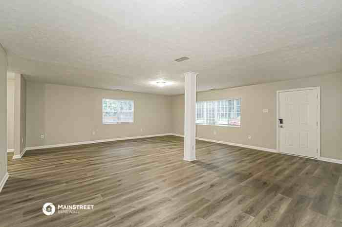 2135 E 75th St - Photo 3 of 16