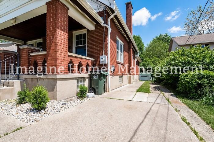 3728 Southern Ave - Photo 3 of 21